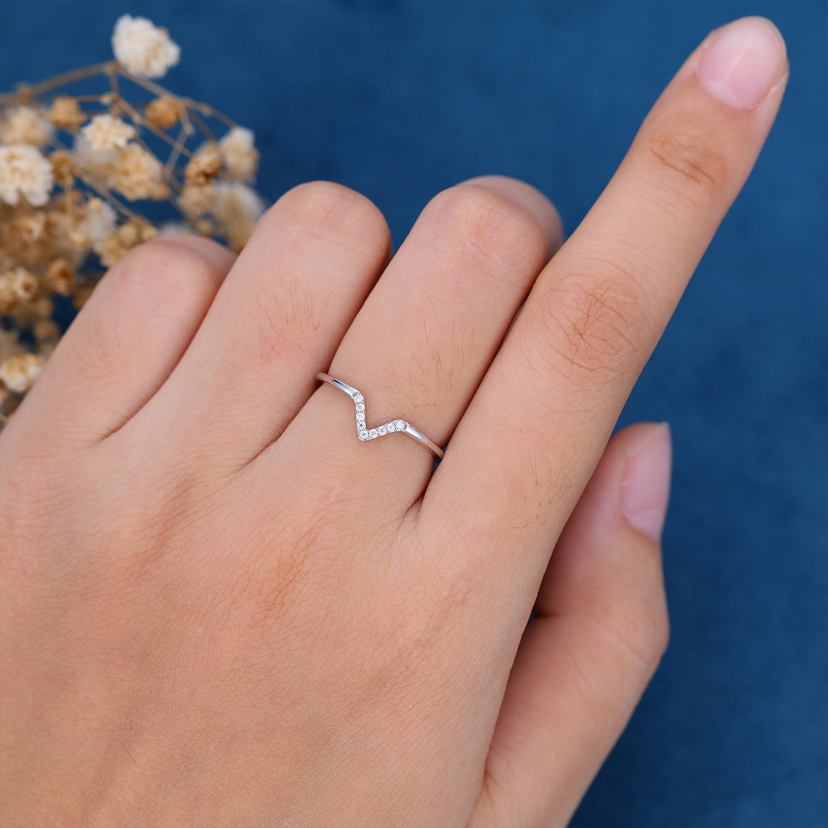 1.3 TCW Round Curved Moissanite Wedding Band