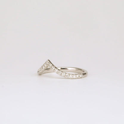 0.2 TCW Round Curved Moissanite Wedding Band
