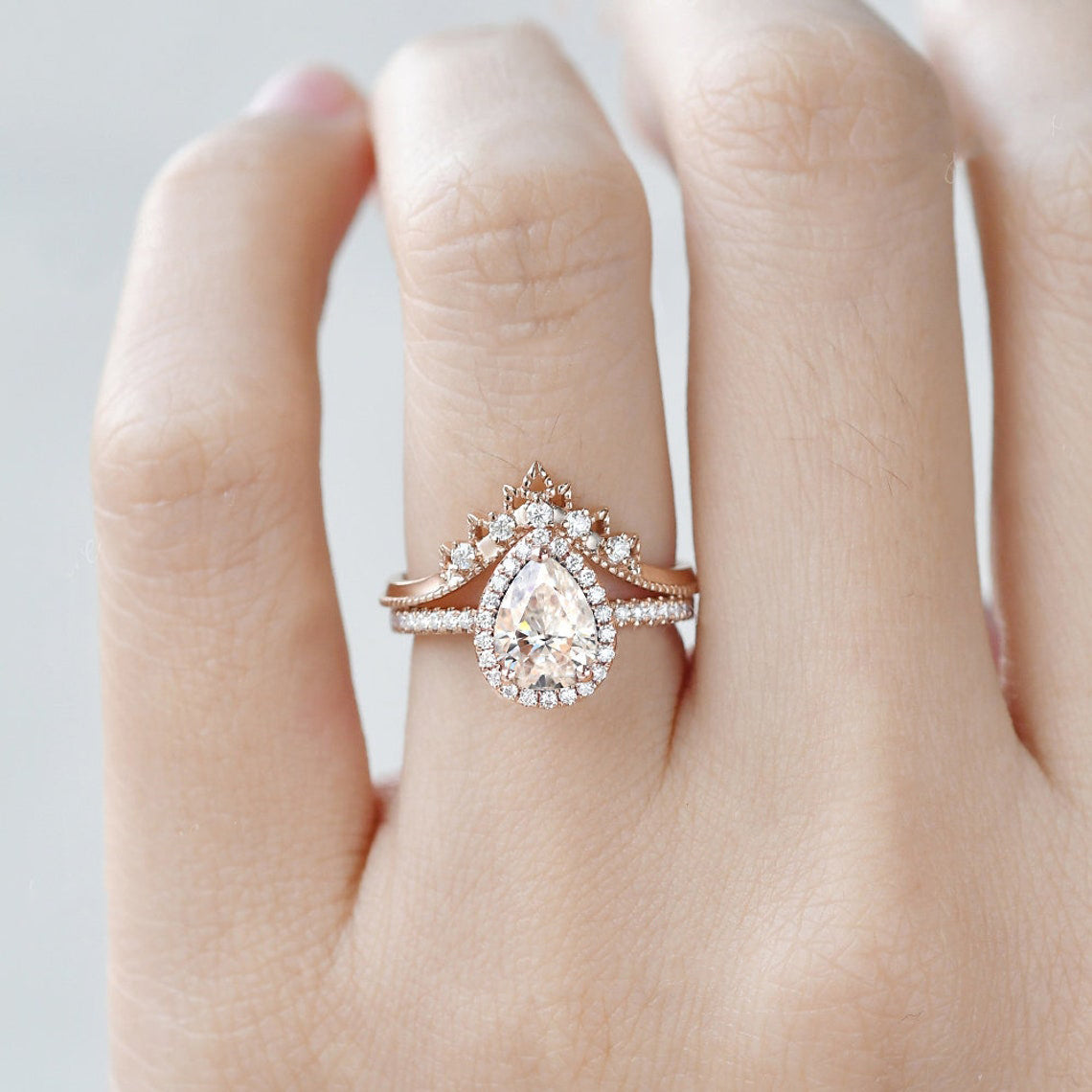 1.50 CT Pear Cut Halo Moissanite Bridal Ring Set 3