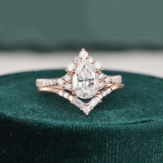 1.5 CT Pear Cluster Moissanite Bridal Set