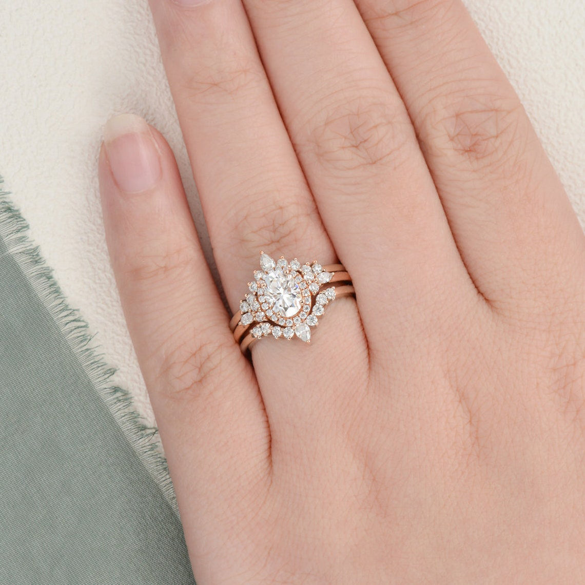 1.0 CT Oval Halo Moissanite Bridal Set