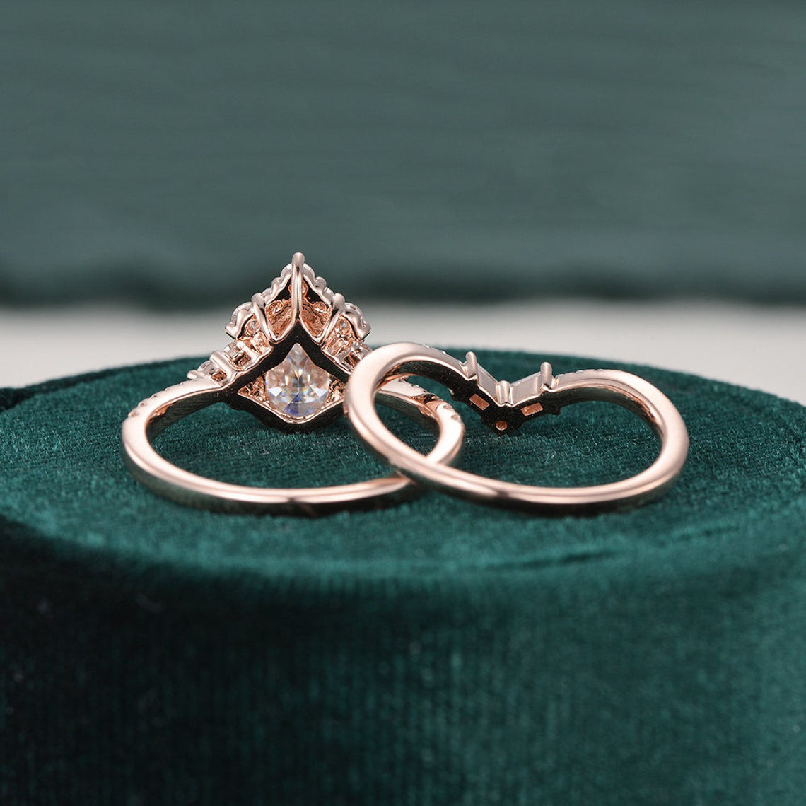 1.5 CT Pear Cluster Moissanite Bridal Set
