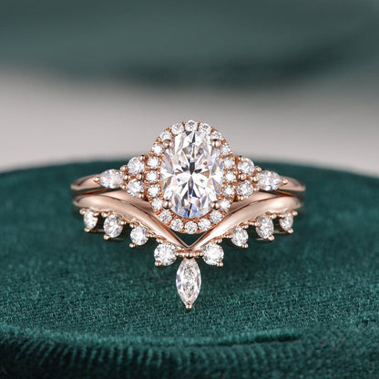 2.0 CT Oval Halo Moissanite Bridal Set