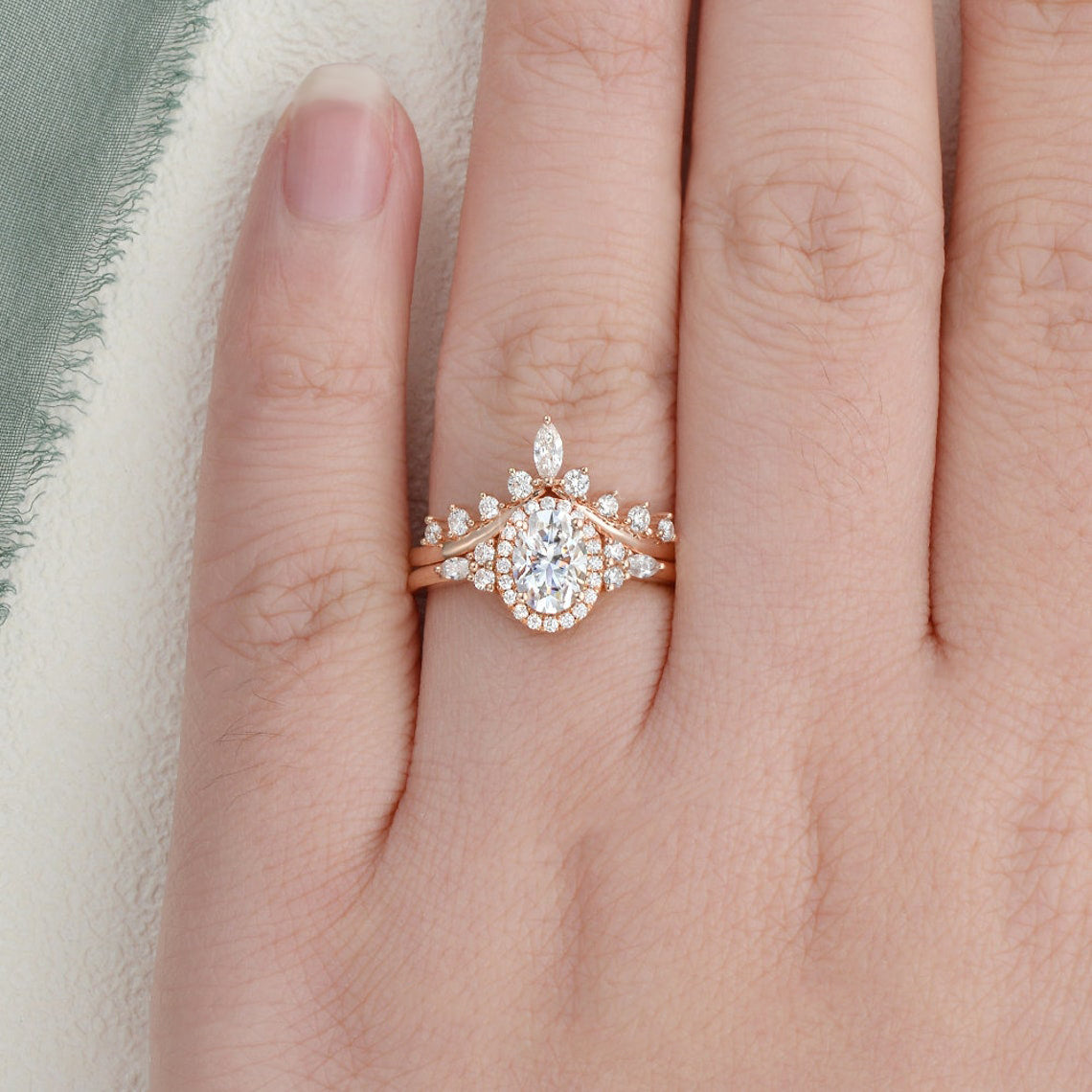 2.0 CT Oval Halo Moissanite Bridal Set