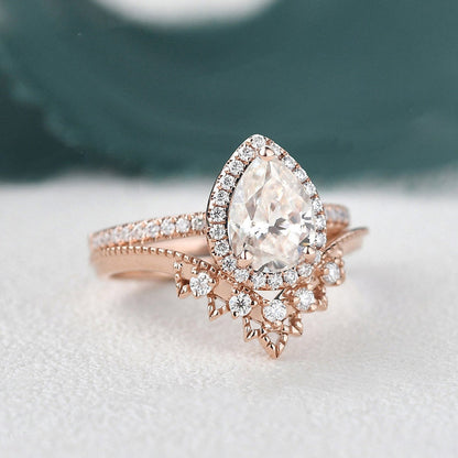 1.5 CT Pear Halo & Pave Moissanite Bridal Set