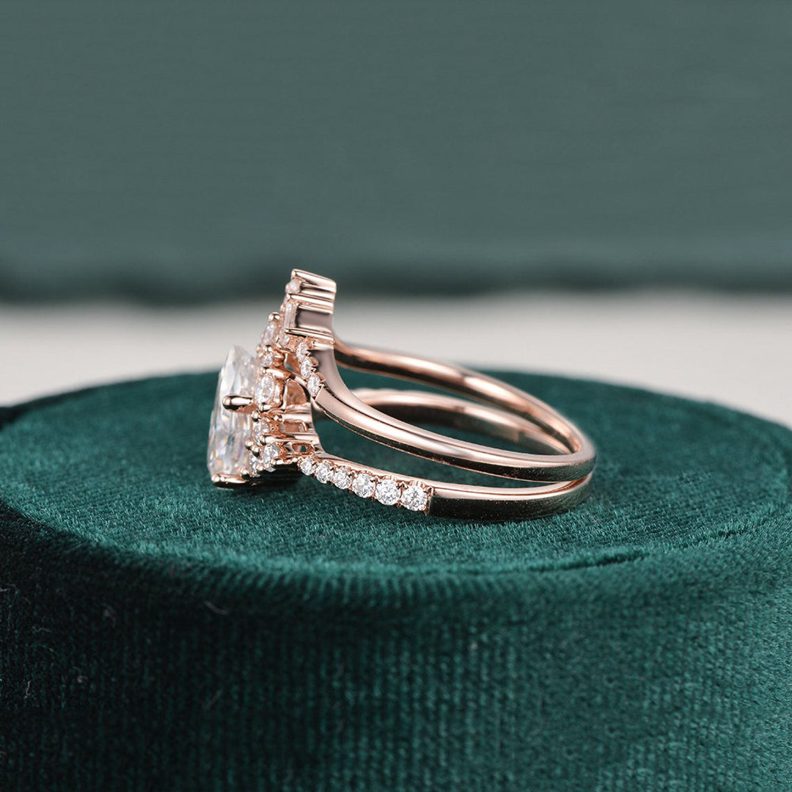 1.5 CT Pear Cluster Moissanite Bridal Set