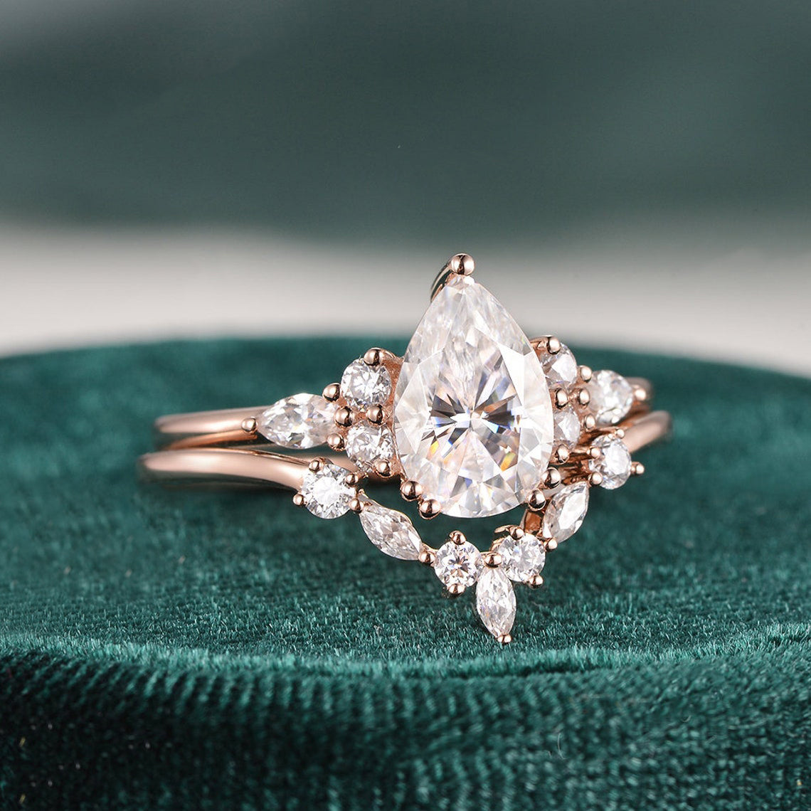 1.5 CT Pear Cluster Moissanite Bridal Set