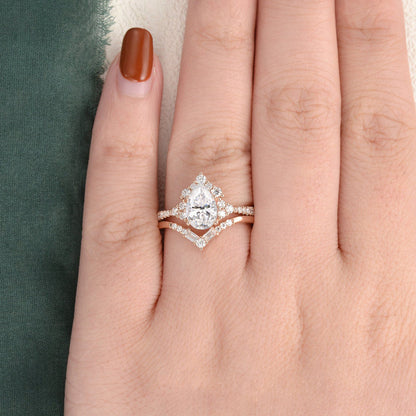1.5 CT Pear Cluster Moissanite Bridal Set