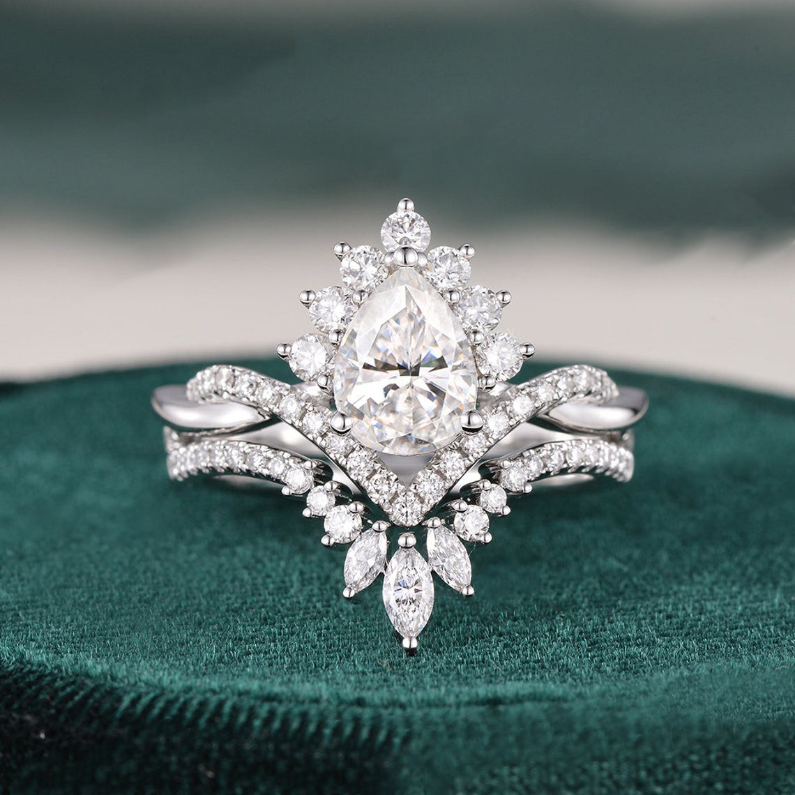1.5 CT Pear Vintage Cluster Moissanite Bridal Set