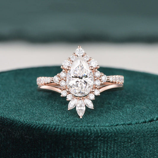 1.5 CT Pear Cluster Moissanite Bridal Set