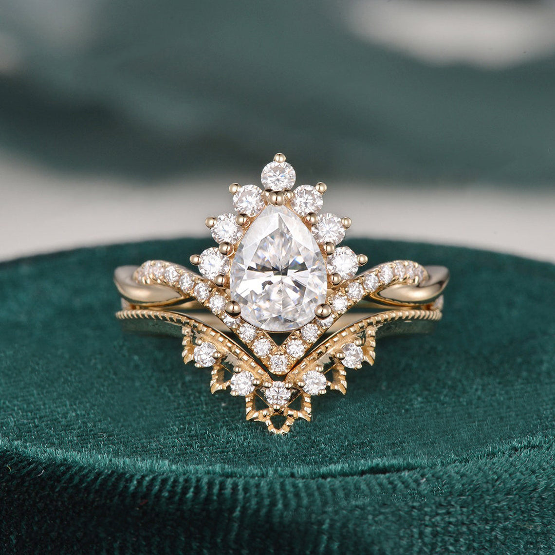 1.5 CT Pear Vintage Cluster Moissanite Bridal Set