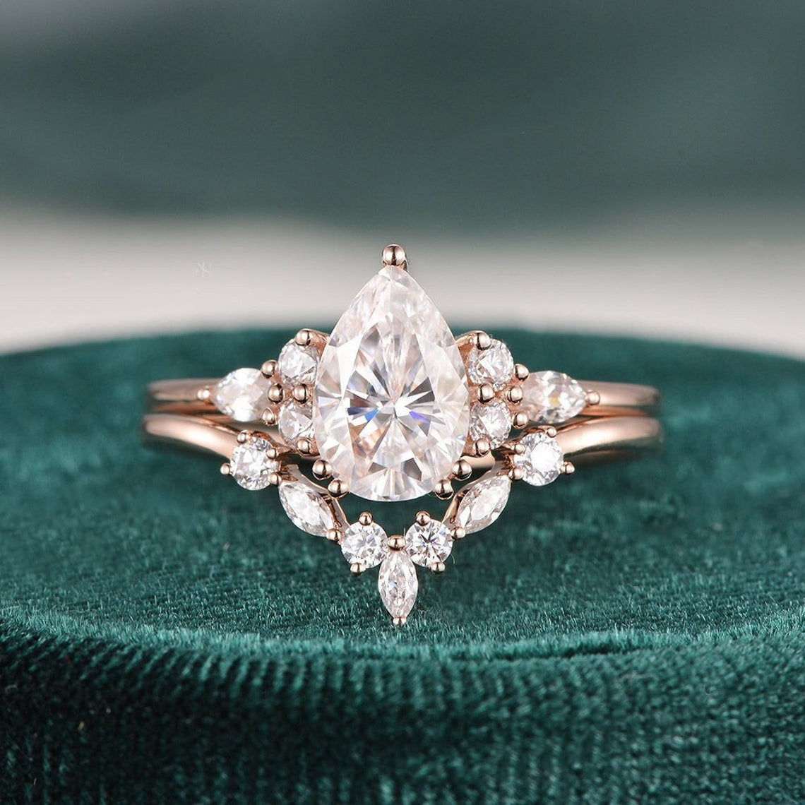 1.5 CT Pear Cluster Moissanite Bridal Set
