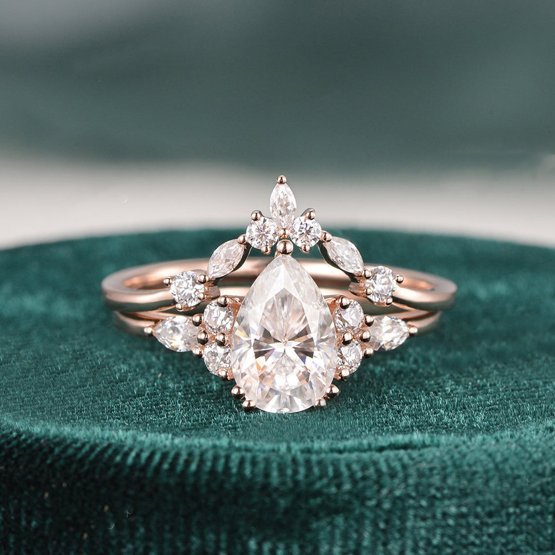 1.5 CT Pear Cluster Moissanite Bridal Set