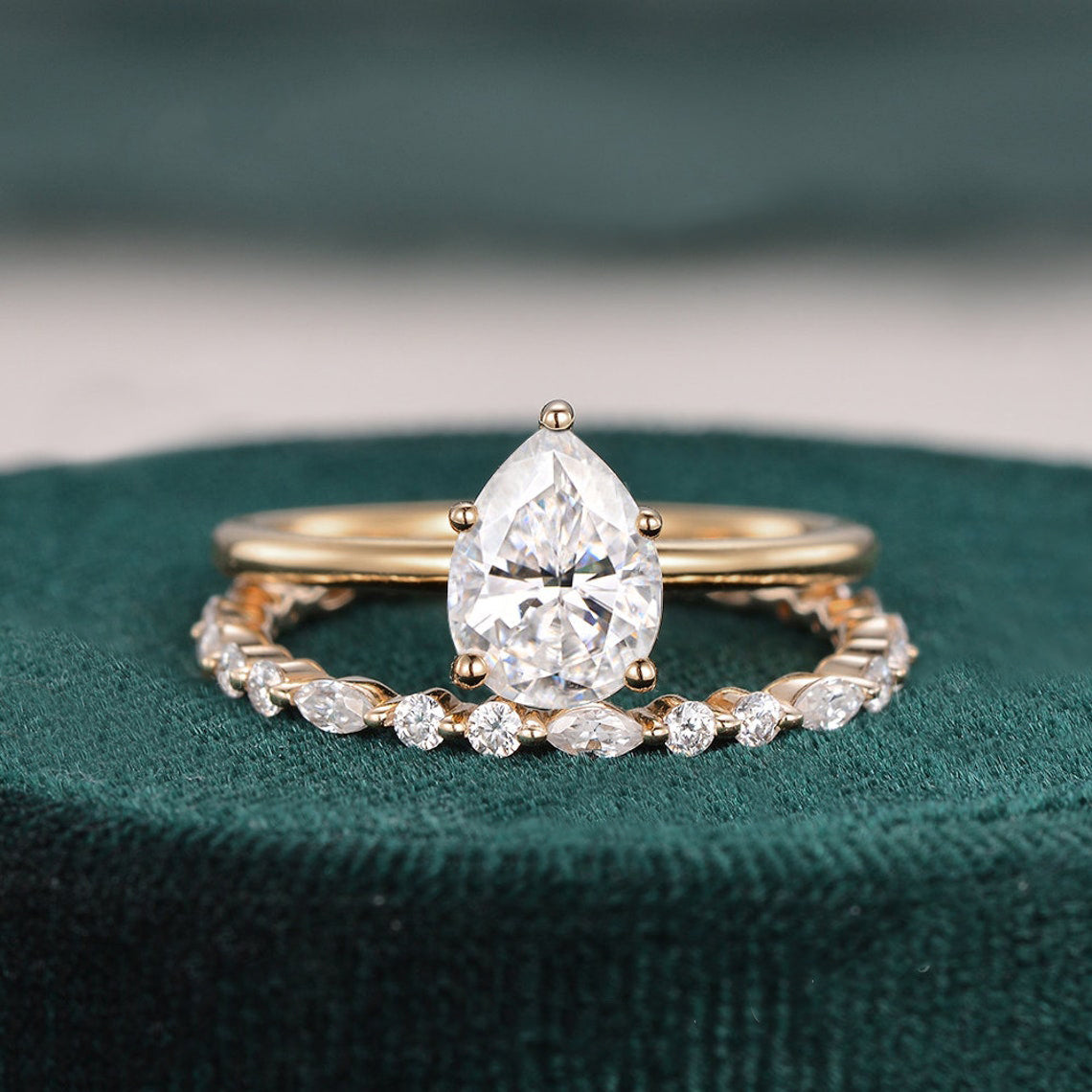 1 CT Pear Solitaire Moissanite Bridal Set