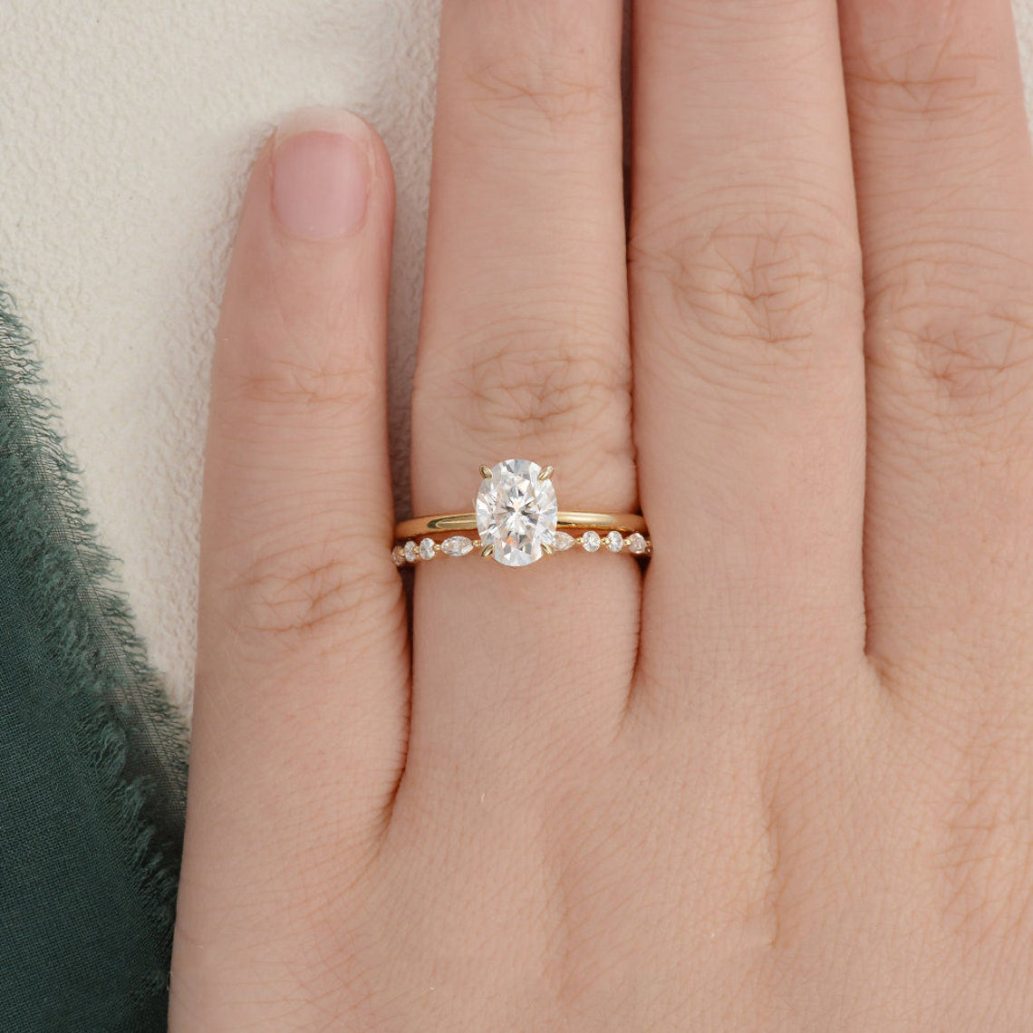 1.5 CT Oval Solitaire Moissanite Bridal Set