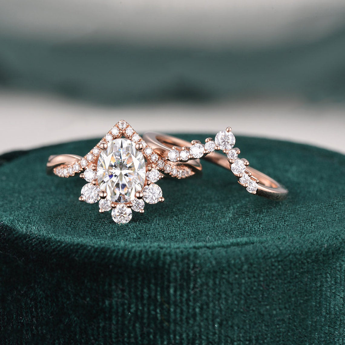 1.5 CT Oval Cluster Moissanite Bridal Set