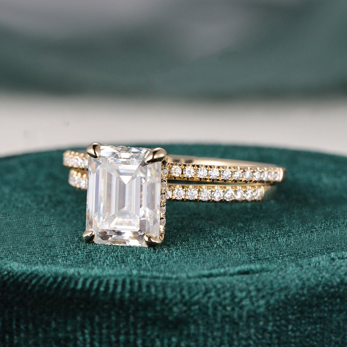 1.5 CT Emerald Pave Moissanite Bridal Set