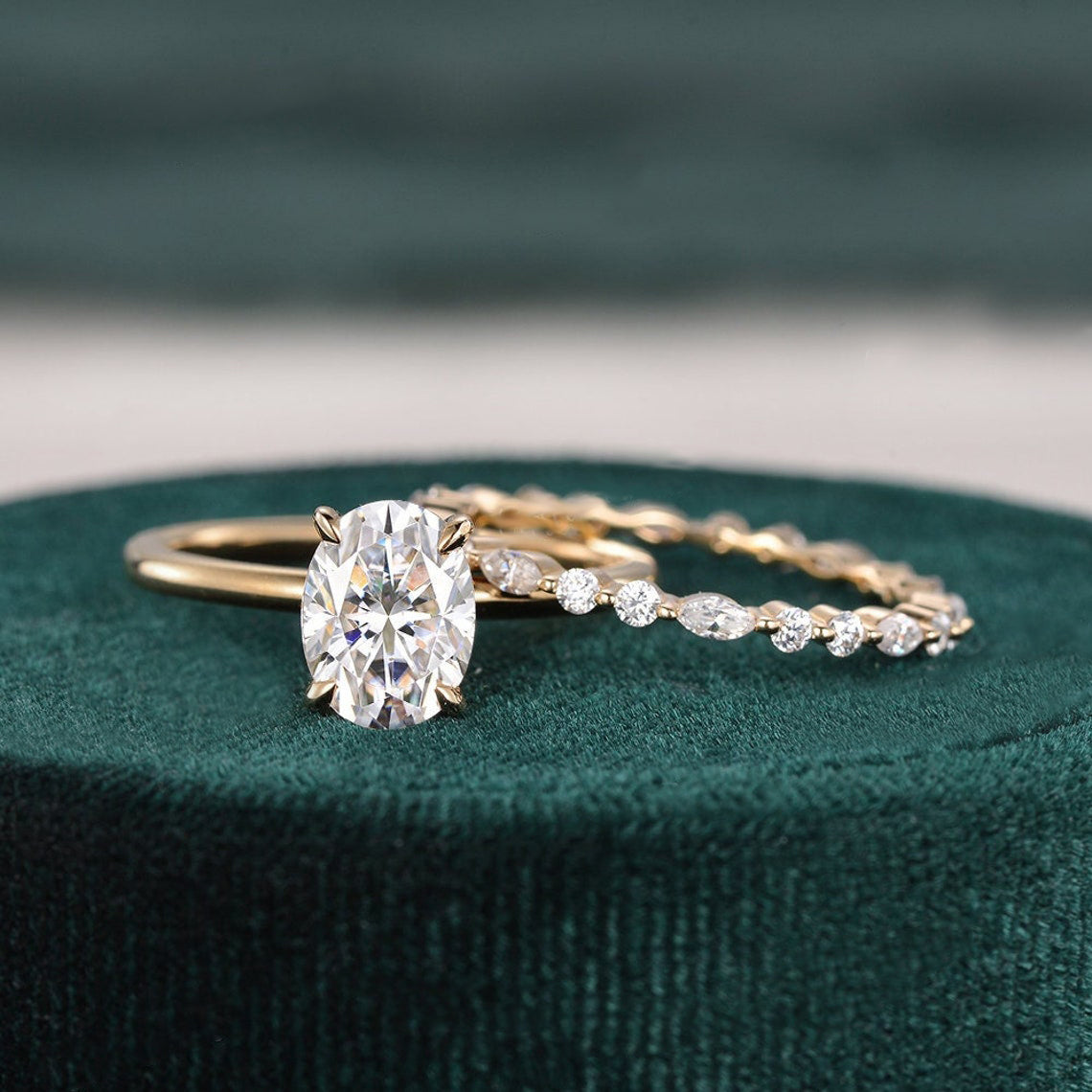 1.5 CT Oval Solitaire Moissanite Bridal Set