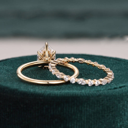 1 CT Pear Solitaire Moissanite Bridal Set