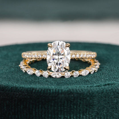 1.5 CT Oval Pave Moissanite Bridal Set