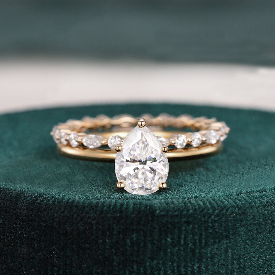 1 CT Pear Solitaire Moissanite Bridal Set