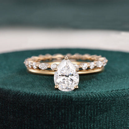 1 CT Pear Solitaire Moissanite Bridal Set