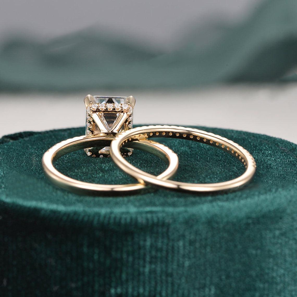 1.5 CT Emerald Pave Moissanite Bridal Set