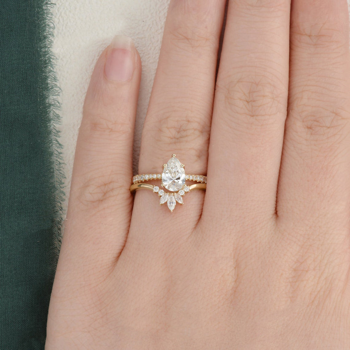 1 CT Pear Pave Moissanite Bridal Set