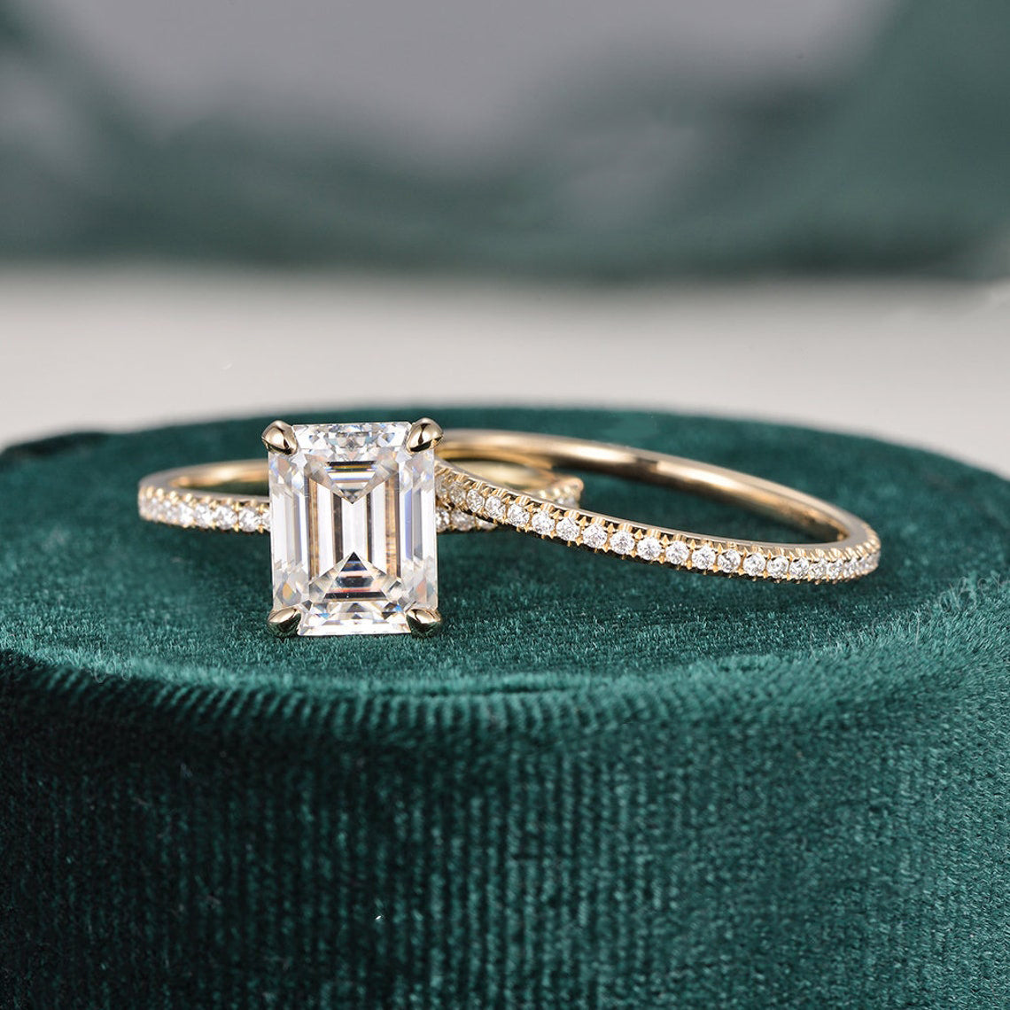 1.5 CT Emerald Pave Moissanite Bridal Set