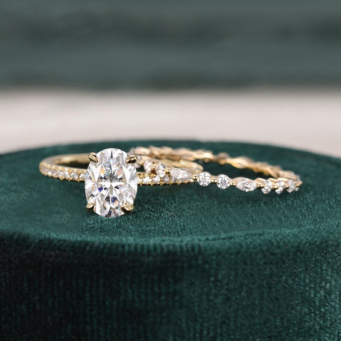 1.5 CT Oval Pave Moissanite Bridal Set