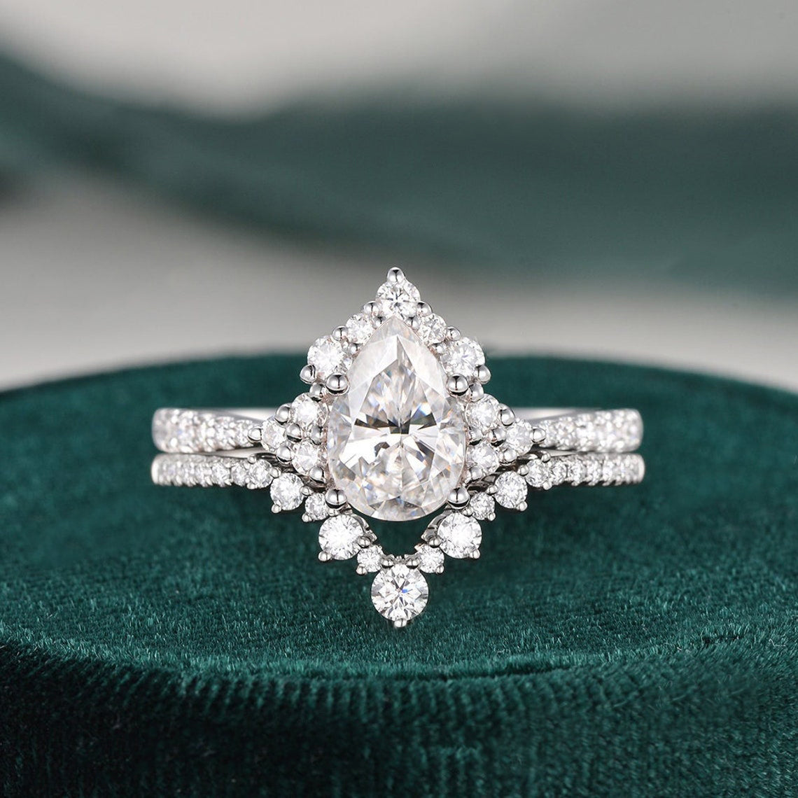 1.5 CT Pear Cluster & Pave Moissanite Bridal Set