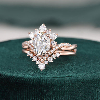 1.5 CT Oval Cluster Moissanite Bridal Set