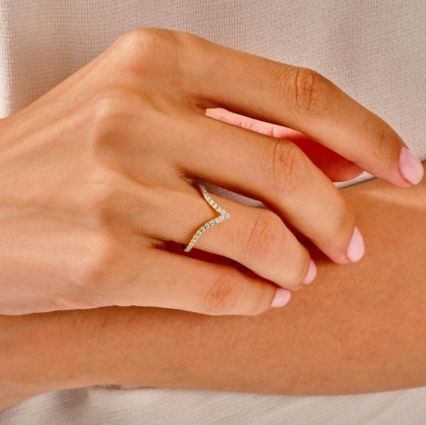 0.40 TCW Round Curved Moissanite Wedding Band