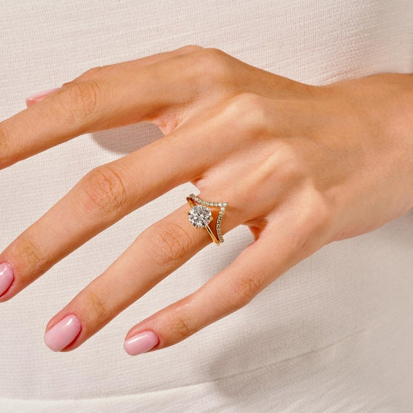 0.40 TCW Round Curved Moissanite Wedding Band