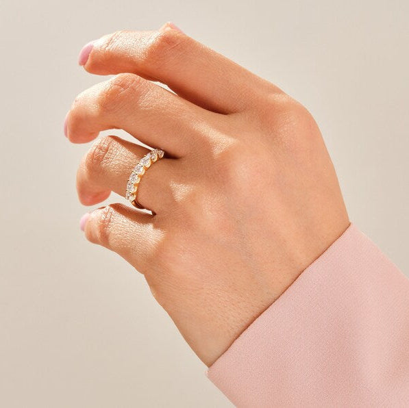 0.70 TCW Round Seven Stone Moissanite Wedding Band