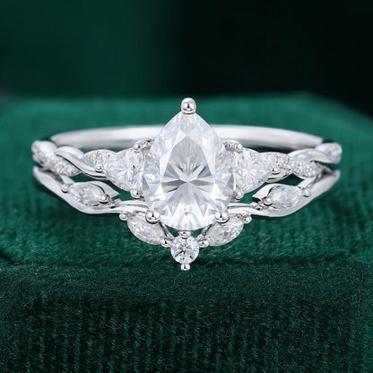 1.5 CT Pear Cluster Moissanite Bridal Set