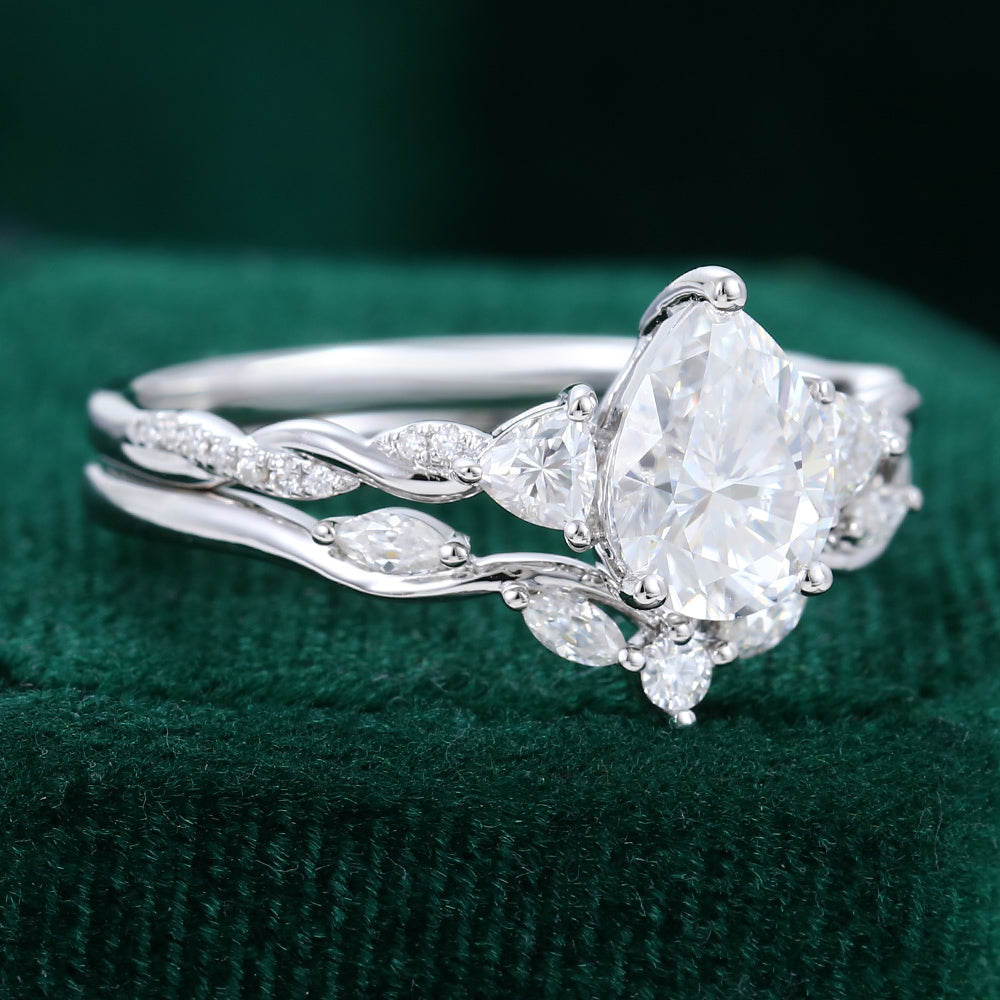 1.5 CT Pear Cluster Moissanite Bridal Set