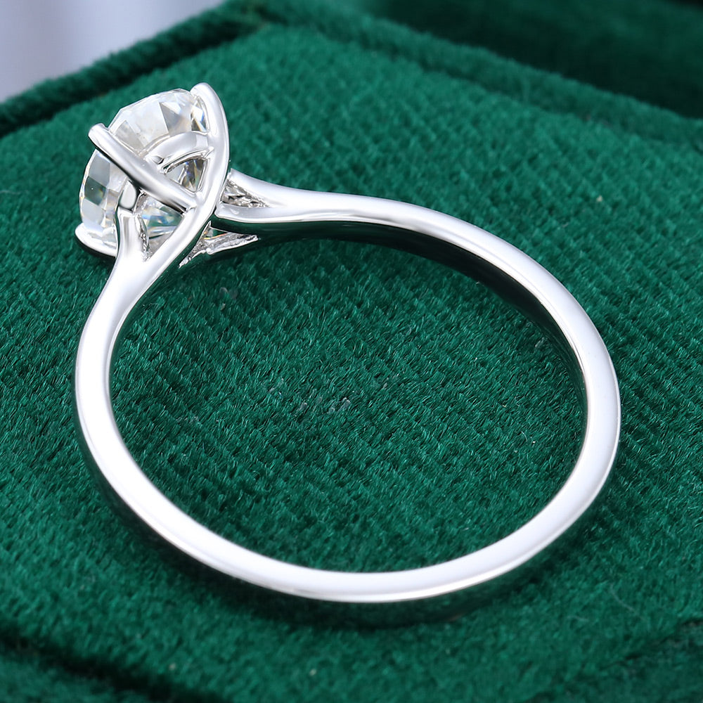 1.33 CT Oval Solitaire Moissanite Engagement Ring