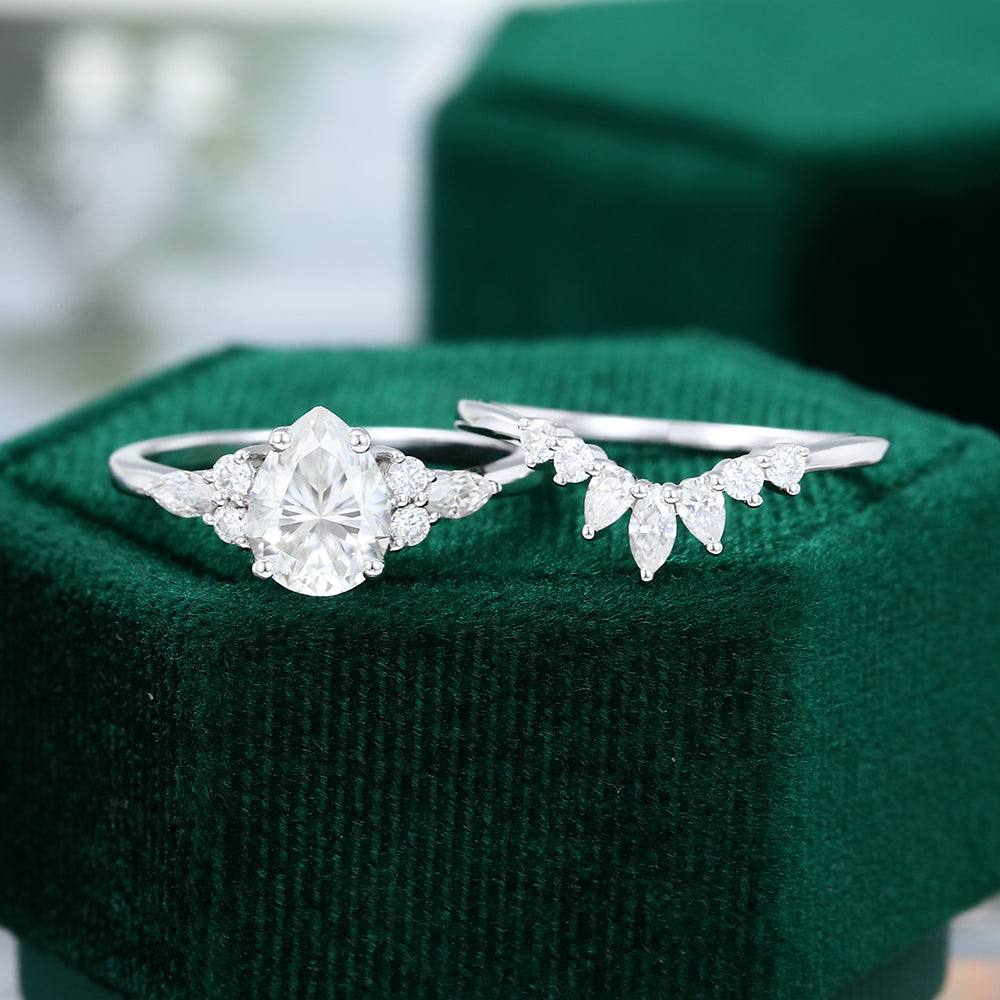 1 CT Pear Cluster Moissanite Bridal Set