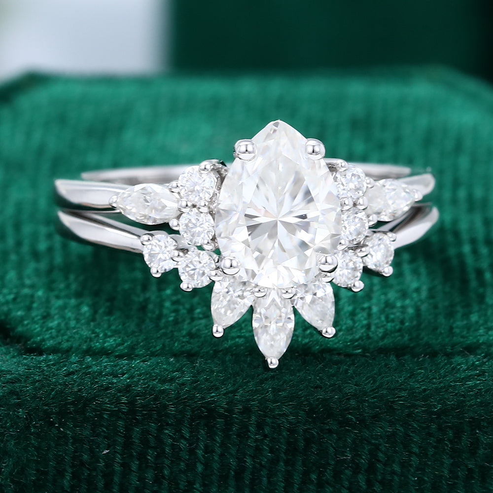 1 CT Pear Cluster Moissanite Bridal Set