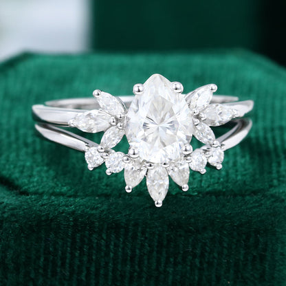 1.5 CT Pear Cluster Moissanite Bridal Set