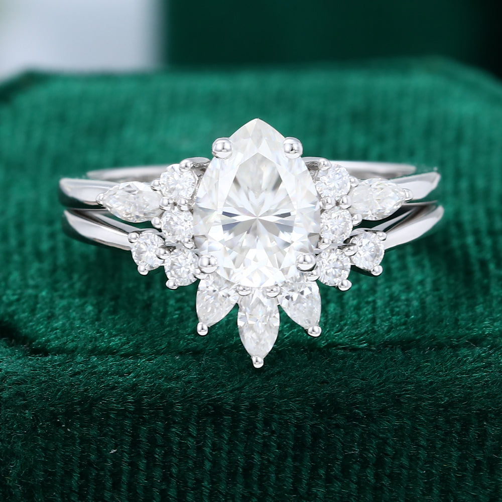 1 CT Pear Cluster Moissanite Bridal Set