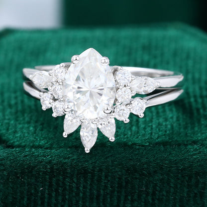 1 CT Pear Cluster Moissanite Bridal Set