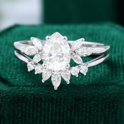 1.5 CT Pear Cluster Moissanite Bridal Set