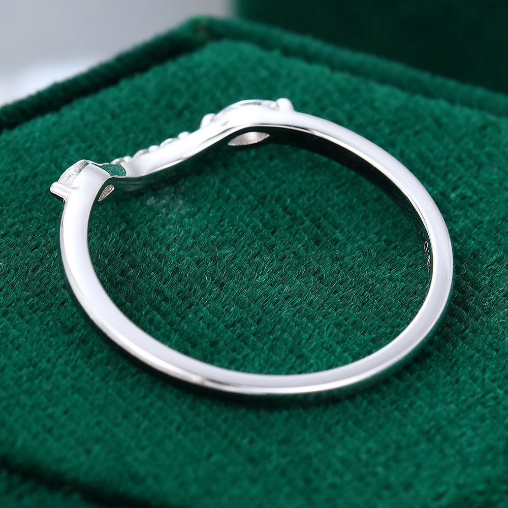0.23 TCW Round & Marquise Curved Moissanite Wedding Band