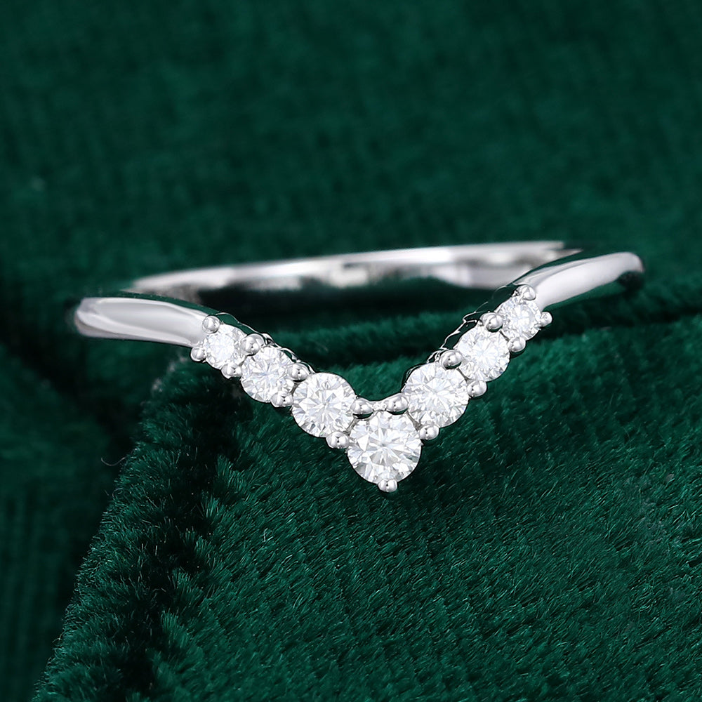 0.2 TCW Round Curved Moissanite Wedding Band