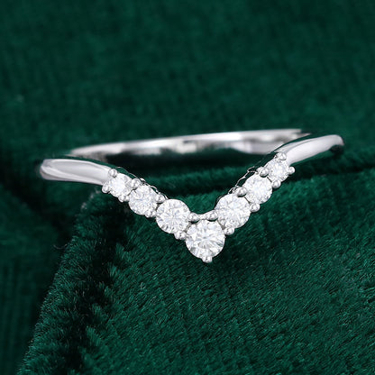 0.2 TCW Round Curved Moissanite Wedding Band
