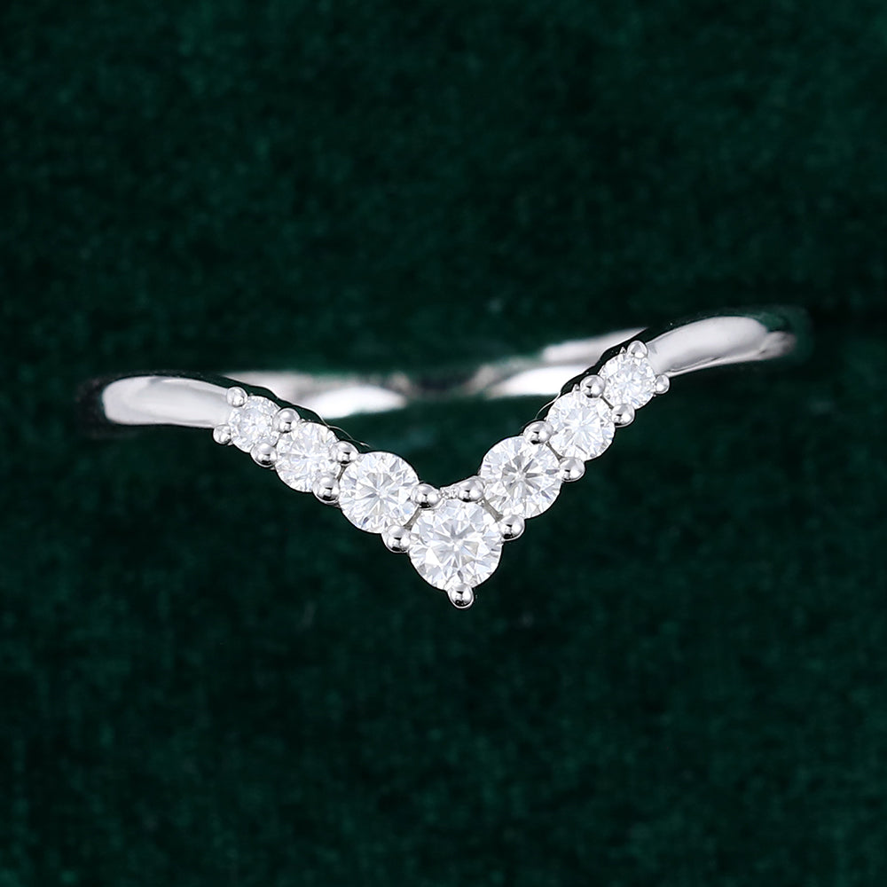 0.2 TCW Round Curved Moissanite Wedding Band