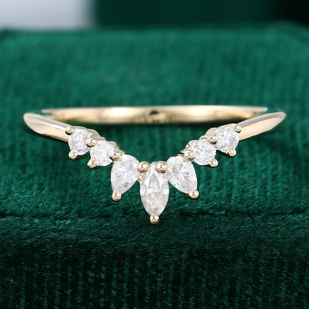 0.27 TCW Pear, Marquise & Round Curved Moissanite Wedding Band