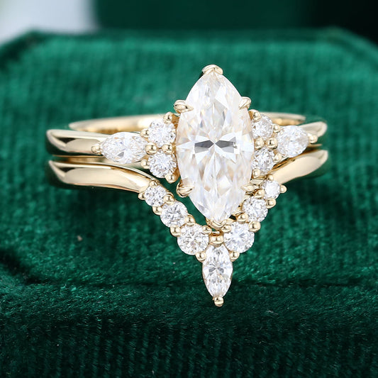 0.9 CT Marquise Cluster Moissanite Bridal Set